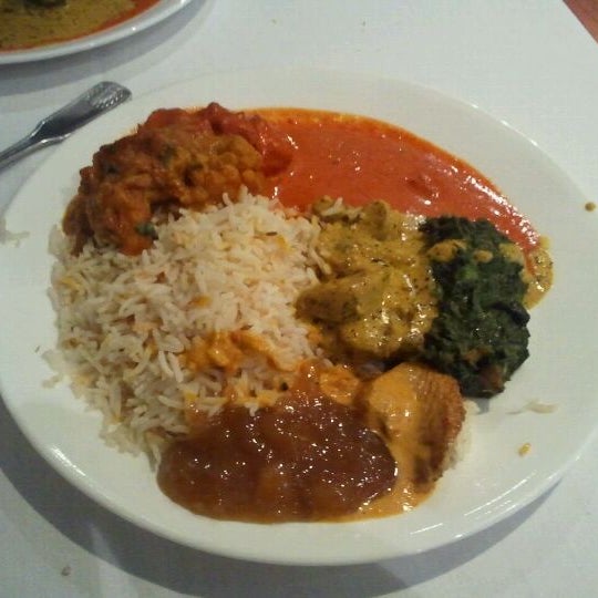 Снимок сделан в Darbar Fine Indian Cuisine пользователем Frank E. 11/12/2011