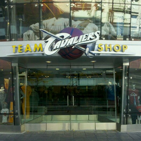 Das Foto wurde bei Cleveland Cavaliers Team Shop von JP am 11/12/2011 aufgenommen