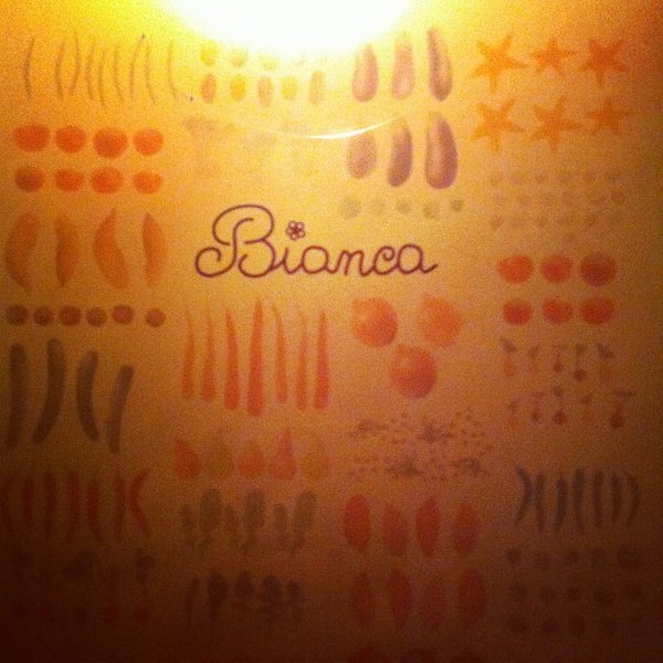 รูปภาพถ่ายที่ Bianca โดย Ben เมื่อ 4/30/2012
