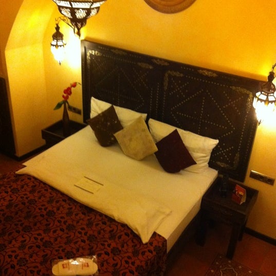 Das Foto wurde bei Hotel Villa Oriental von Eveline3112 am 12/7/2011 aufgenommen