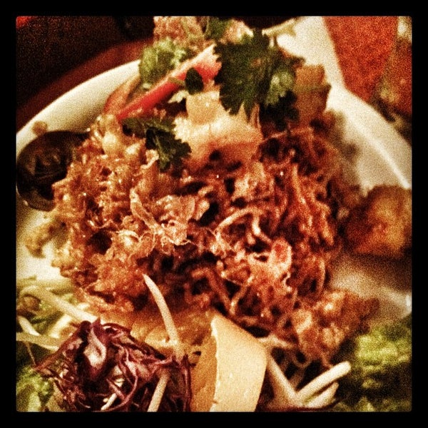 Foto scattata a Ploy II Thai Cuisine da Andy S. il 11/26/2011