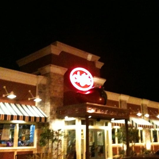 Photo taken at Chili&#39;s Grill &amp; Bar by SunTan Man E. on 11/19/2011