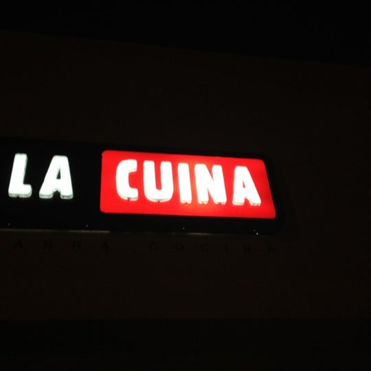Foto tomada en La Cuina  por Sal y Pimiento el 2/24/2012