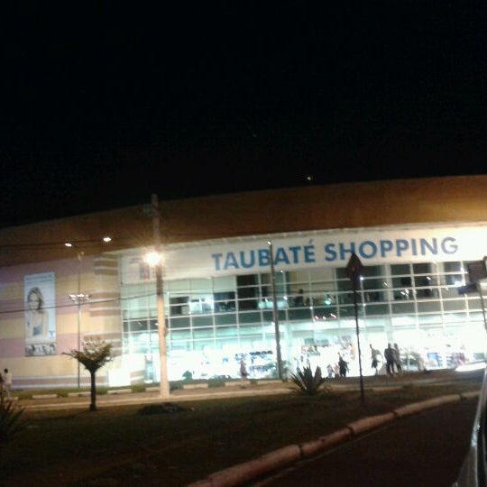 1/4/2012 tarihinde Julio R.ziyaretçi tarafından Taubaté Shopping'de çekilen fotoğraf