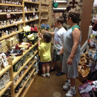 8/11/2012 tarihinde Rhonda N.ziyaretçi tarafından Three Bears General Store'de çekilen fotoğraf