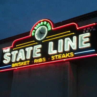 Photo taken at The State Line Bar-B-Q by Outlaw Gillie 915 on 8/19/2012