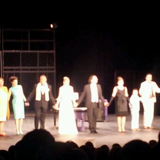 Foto tomada en Opera &amp; Theatre Madlenianum  por Mila M. el 2/16/2012