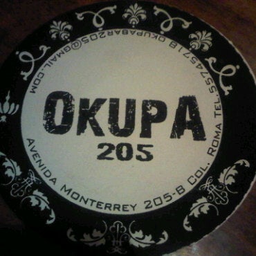 รูปภาพถ่ายที่ Okupa 205 โดย Kaffa C. เมื่อ 4/6/2011