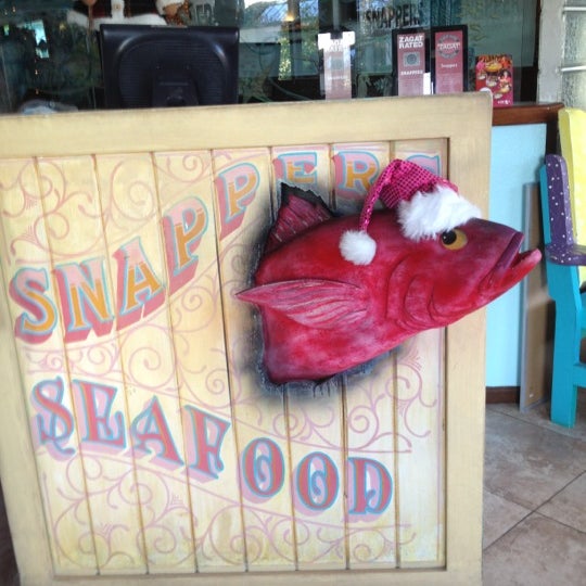 12/28/2011 tarihinde L. Gaye H.ziyaretçi tarafından Snappers Seafood Restaurant'de çekilen fotoğraf