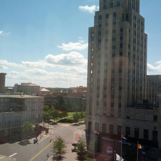รูปภาพถ่ายที่ Durham Marriott City Center โดย Eric W. เมื่อ 9/9/2012