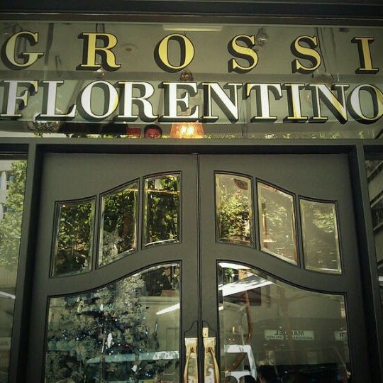รูปภาพถ่ายที่ Grossi Florentino โดย Stephen W. เมื่อ 12/16/2011