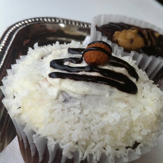 Viva La Cupcake - Cupcake Shop in Raleigh Court