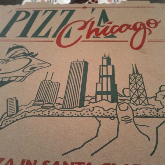 Foto tirada no(a) Pizz&#39;a Chicago por Brian T. em 9/13/2011