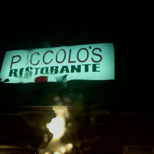 Снимок сделан в Piccolo&#39;s Italian Resturant пользователем Andie R. 12/11/2011