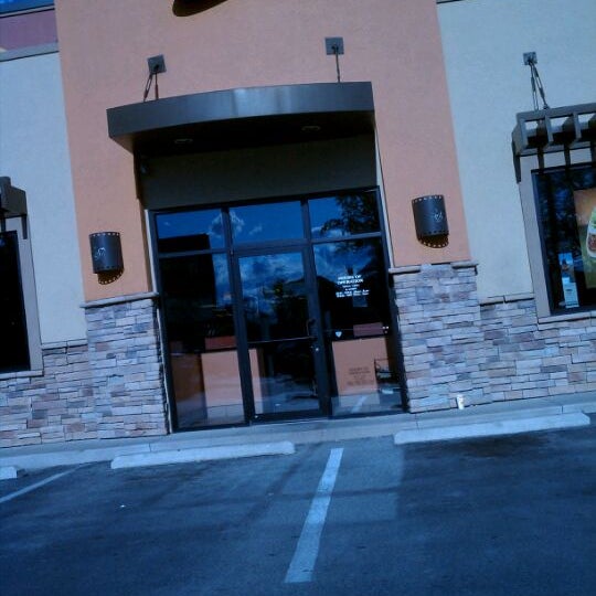 Taco Bell 320 E Wooster St