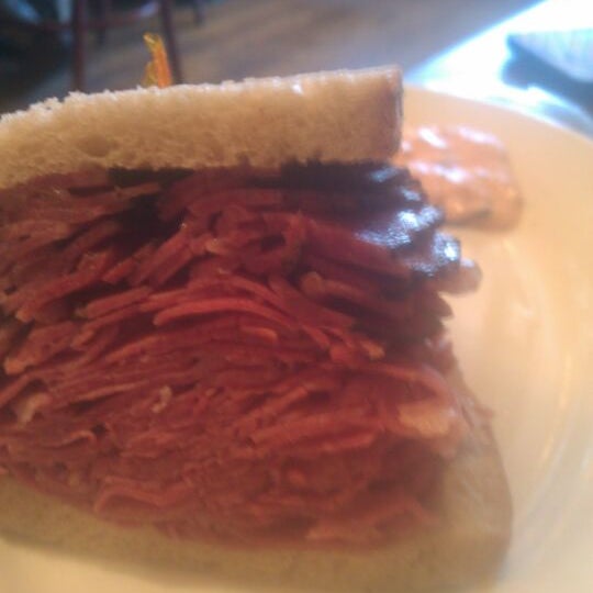 Photo prise au Lido Kosher Deli par Daniel K. le5/19/2012