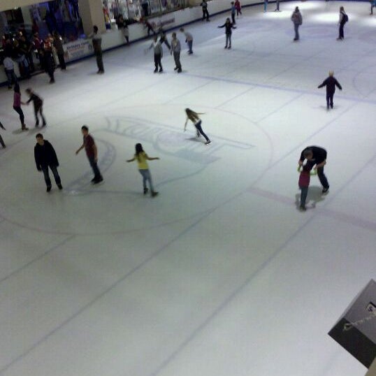Photos at Lloyd Center Ice Rink 11 tips from 1008 visitors