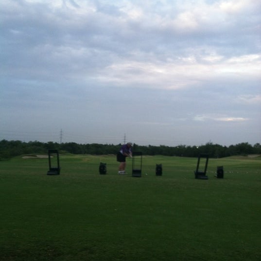 Foto scattata a Cowboys Golf Club da Melissa S. il 7/2/2012