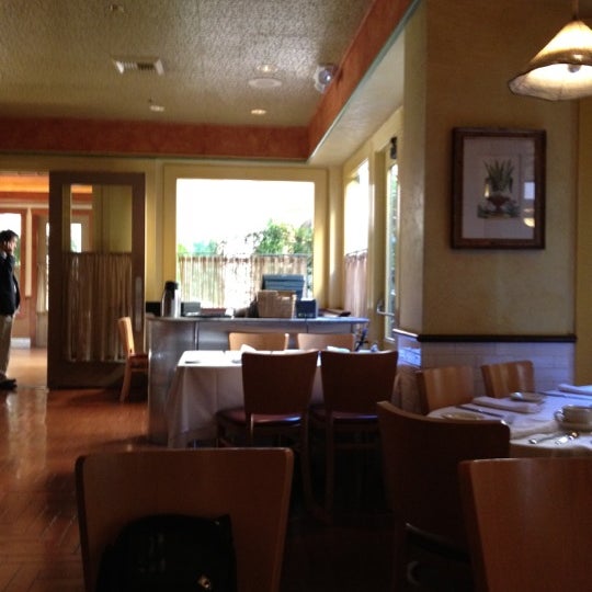 2/3/2012 tarihinde Regis K.ziyaretçi tarafından Garden Court Hotel'de çekilen fotoğraf