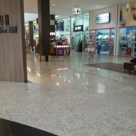 Foto tirada no(a) Shopping ViaCatarina por Camila F. em 2/19/2012