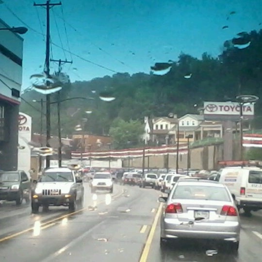 Rohrich Toyota Car Dealership in Pittsburgh