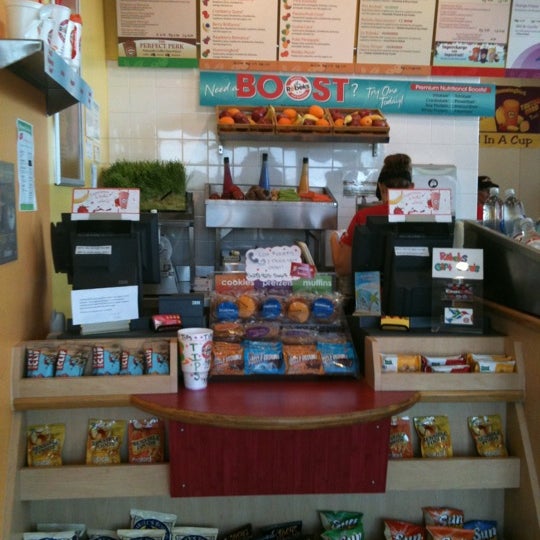 Photo taken at Robeks Fresh Juices &amp; Smoothies by Carie G. on 8/4/2011
