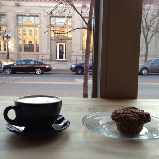 2/20/2012 tarihinde Brian K.ziyaretçi tarafından Mighty Good Coffee'de çekilen fotoğraf