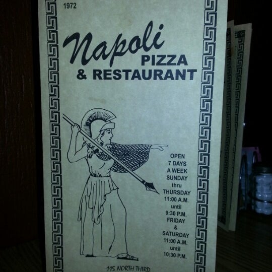 9/4/2012 tarihinde William H.ziyaretçi tarafından Napoli Pizza &amp; Restaurant'de çekilen fotoğraf