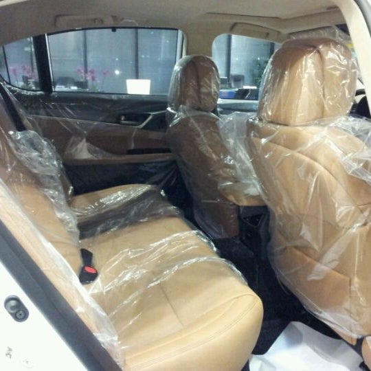 Foto scattata a Toyota Showroom da Ahmed B. il 3/16/2012
