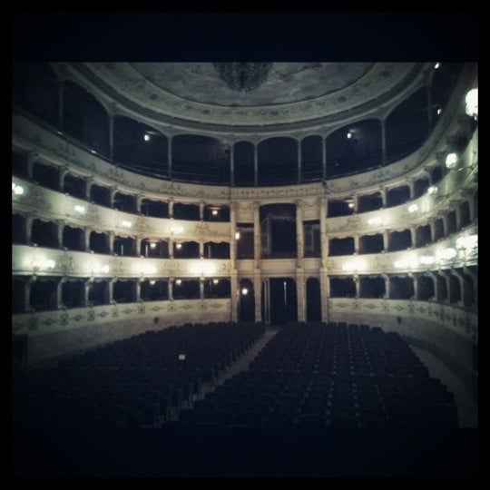 Снимок сделан в Teatro della Pergola пользователем Aguates2000 C. 3/21/2011
