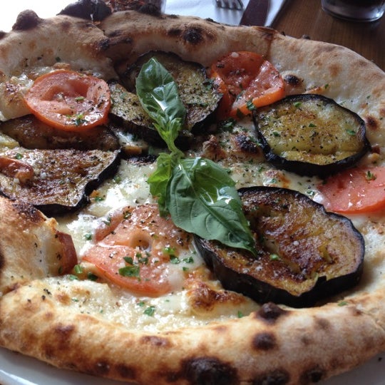 Das Foto wurde bei Il Dolce Pizzeria &amp; Restaurant von Bruce V. am 1/21/2012 aufgenommen