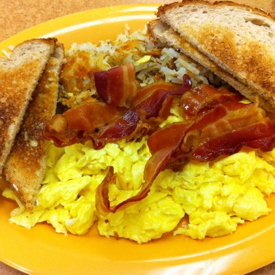 Broken Yolk (Artık Kapalı) Avenues West Milwaukee, WI