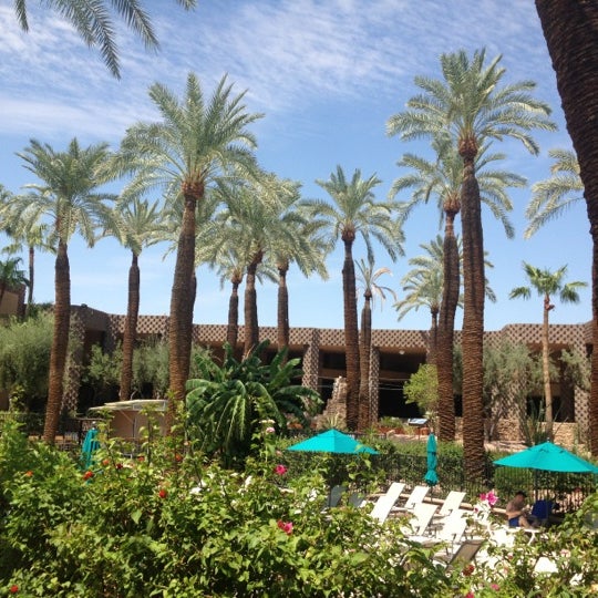 Photo taken at DoubleTree Resort by Hilton Hotel Paradise Valley - Scottsdale by Orlando G. on 8/30/2012