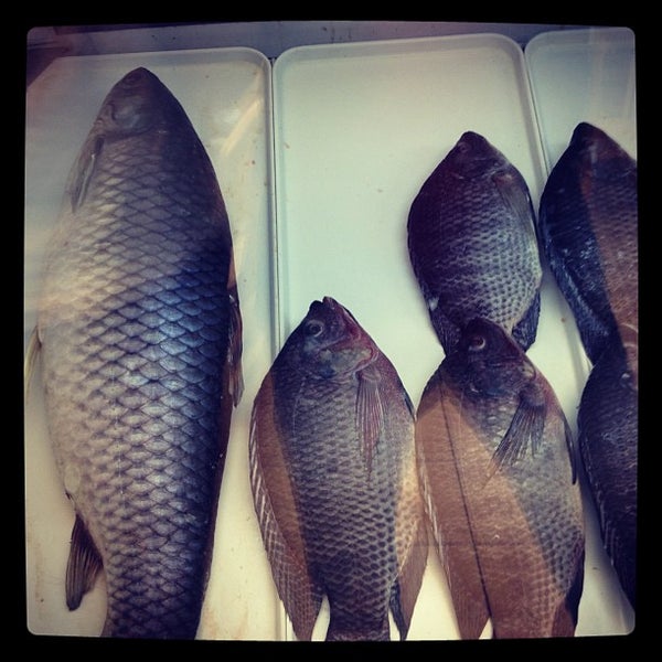 8/26/2012에 3li님이 Nahrain Fish &amp; Chicken Grill에서 찍은 사진