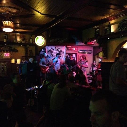 Foto tirada no(a) Hooligan&#39;s Pub por Bo S. em 9/1/2012