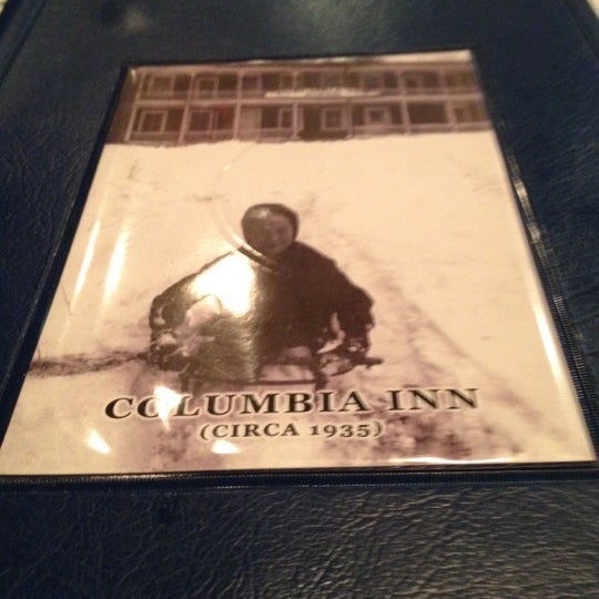 รูปภาพถ่ายที่ Columbia Inn Restaurant โดย Dan C. เมื่อ 5/3/2012