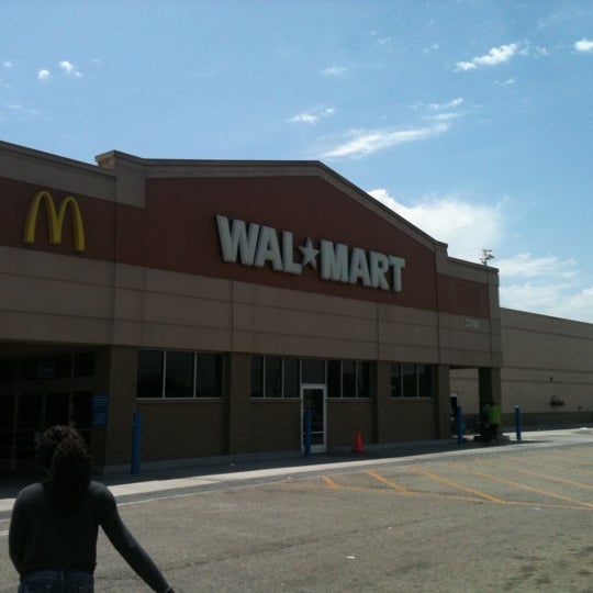 Walmart Supercenter Lakewood Mutual Lakewood, CA