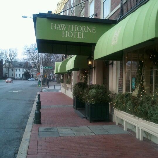 Photo taken at Hawthorne Hotel by Donna B. on 2/11/2012