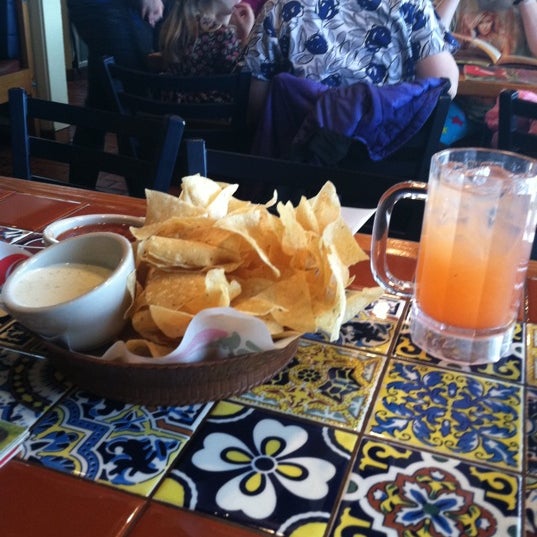 Photo taken at Chili&#39;s Grill &amp; Bar by Drew T. on 4/20/2012