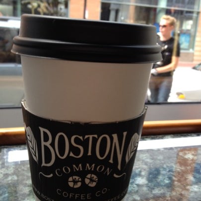 7/28/2012 tarihinde Thomasziyaretçi tarafından Boston Common Coffee Company'de çekilen fotoğraf