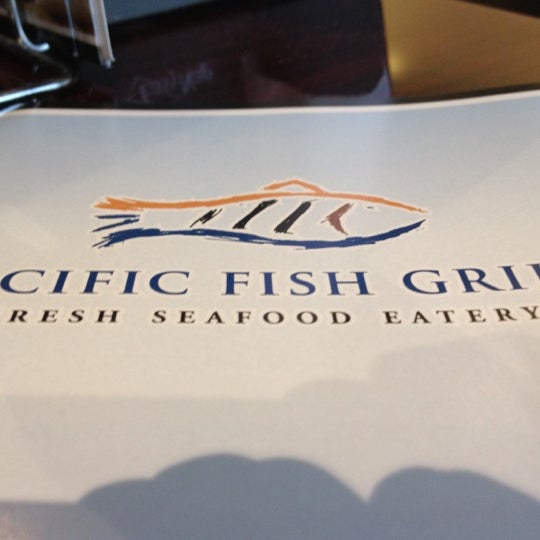Photo prise au Pacific Fish Grill - Chino Hills par Mikey L. le2/15/2012