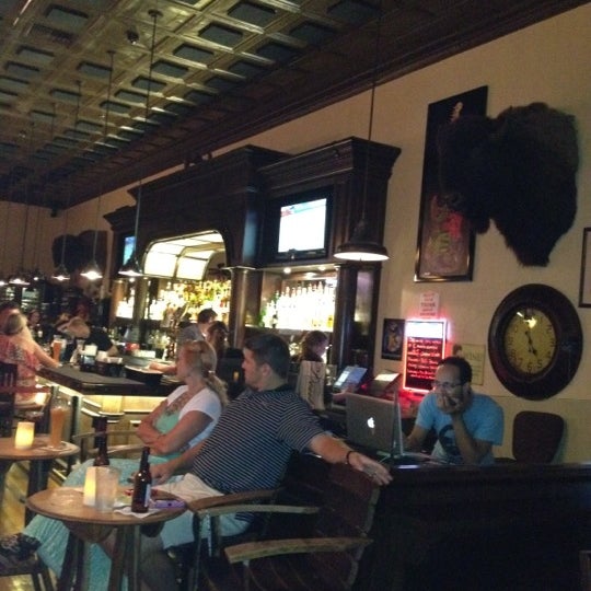 Foto tirada no(a) Crossroads Steakhouse &amp; Saloon por Deborah C. em 7/7/2012