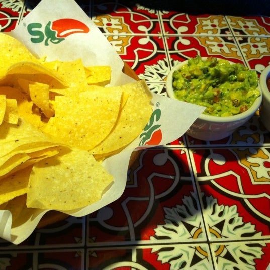 Photo taken at Chili&#39;s Grill &amp; Bar by Jessica K. on 4/27/2012