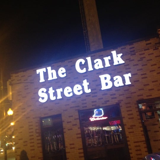 5/27/2012 tarihinde Stacy M.ziyaretçi tarafından Clark Street Bar'de çekilen fotoğraf