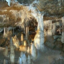 Je svetovou raritou a unikátnym prírodným javom podzemného krasu. Upúta najmä rôznorodosťou a bohatosťou aragonitovej výplne. Vďaka svojmu významu a unikátnej výzdobe bola zaradená do UNESCO.
