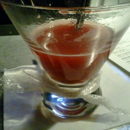 2/12/2012 tarihinde Julie G.ziyaretçi tarafından Rumba Rum Bar &amp; Satay Grill'de çekilen fotoğraf