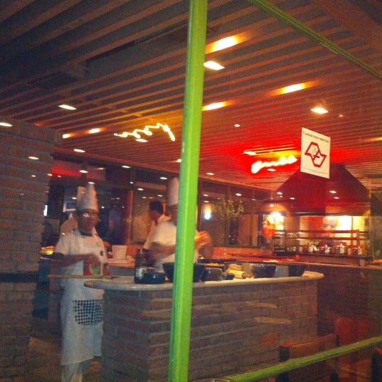 Das Foto wurde bei Cristal Pizza Bar von Drenya B. am 8/4/2012 aufgenommen