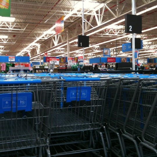 Walmart Big Box Store in Commack