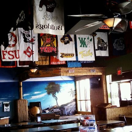 4/15/2012 tarihinde Judy L.ziyaretçi tarafından Sundogs Raw Bar and Grill'de çekilen fotoğraf
