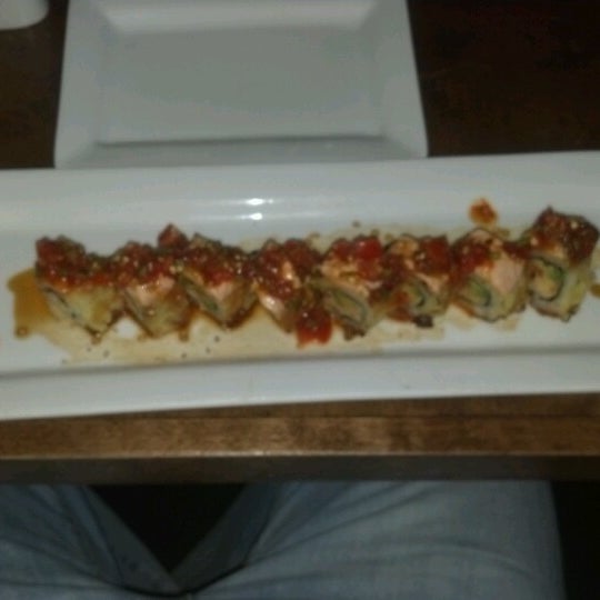 Foto scattata a Blue Sushi Sake Grill da Frank F. il 6/30/2012